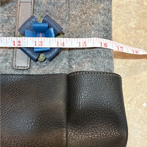 Relic Gray and Black Tote Bag with Two-Tone Design - Picture 13 of 14